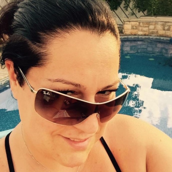 Meet your Posher, Liza - Picture 1 of 1